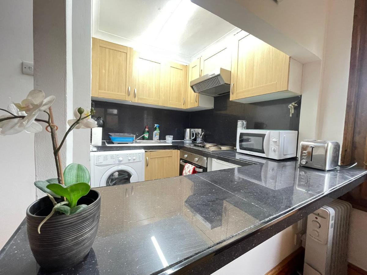 Private Double Room In Stratford Лондон Экстерьер фото