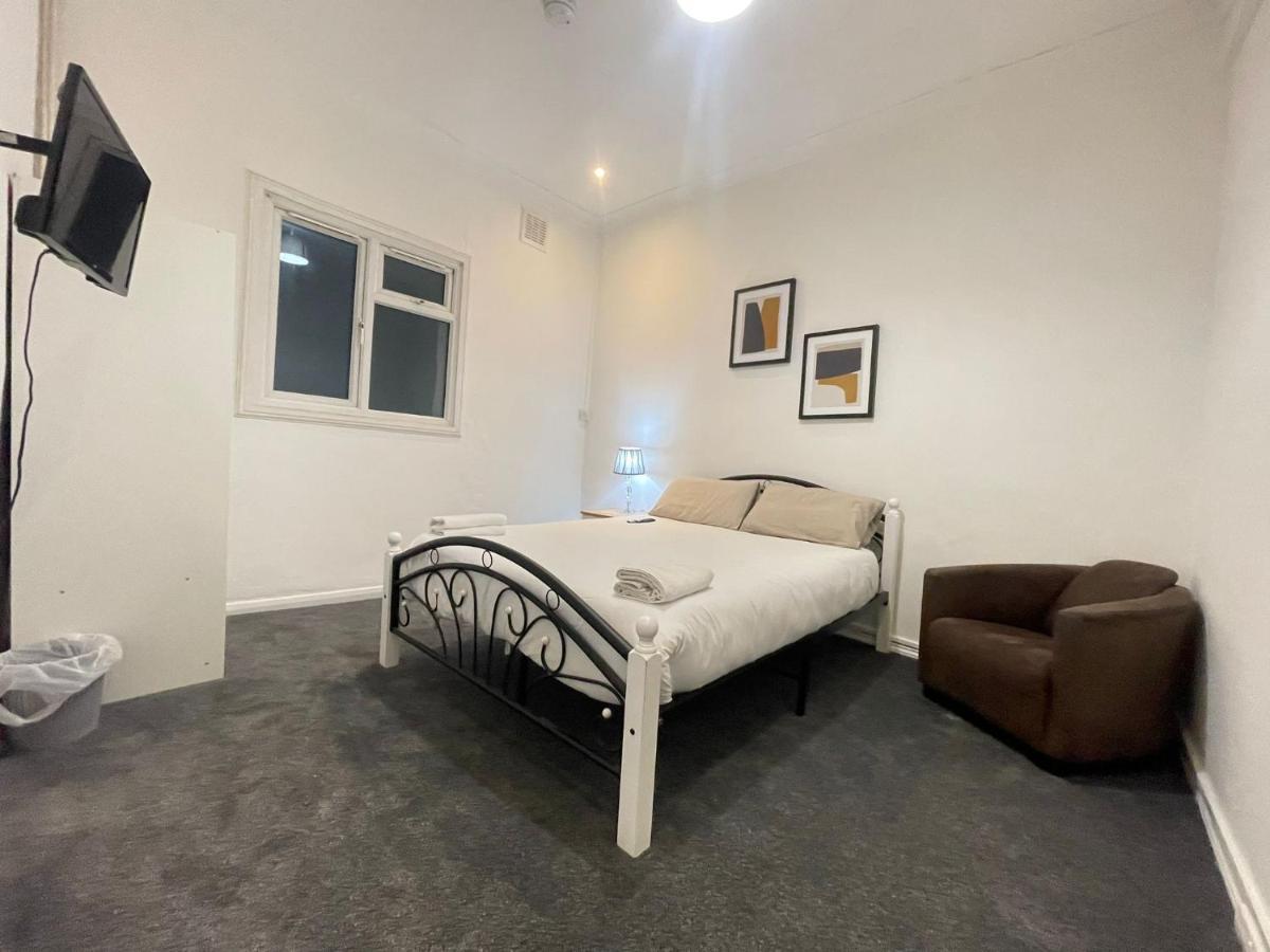 Private Double Room In Stratford Лондон Экстерьер фото